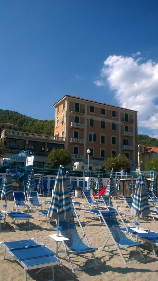 נולי Hotel Monique מראה חיצוני תמונה