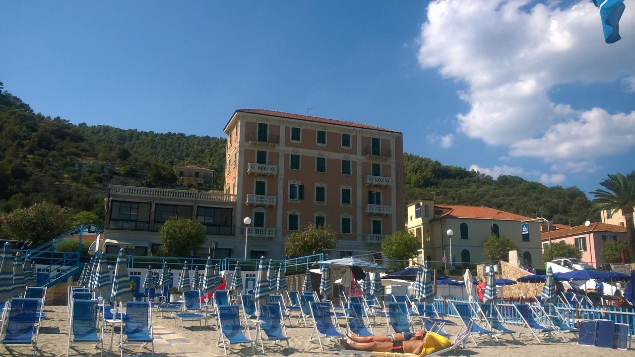 נולי Hotel Monique מראה חיצוני תמונה