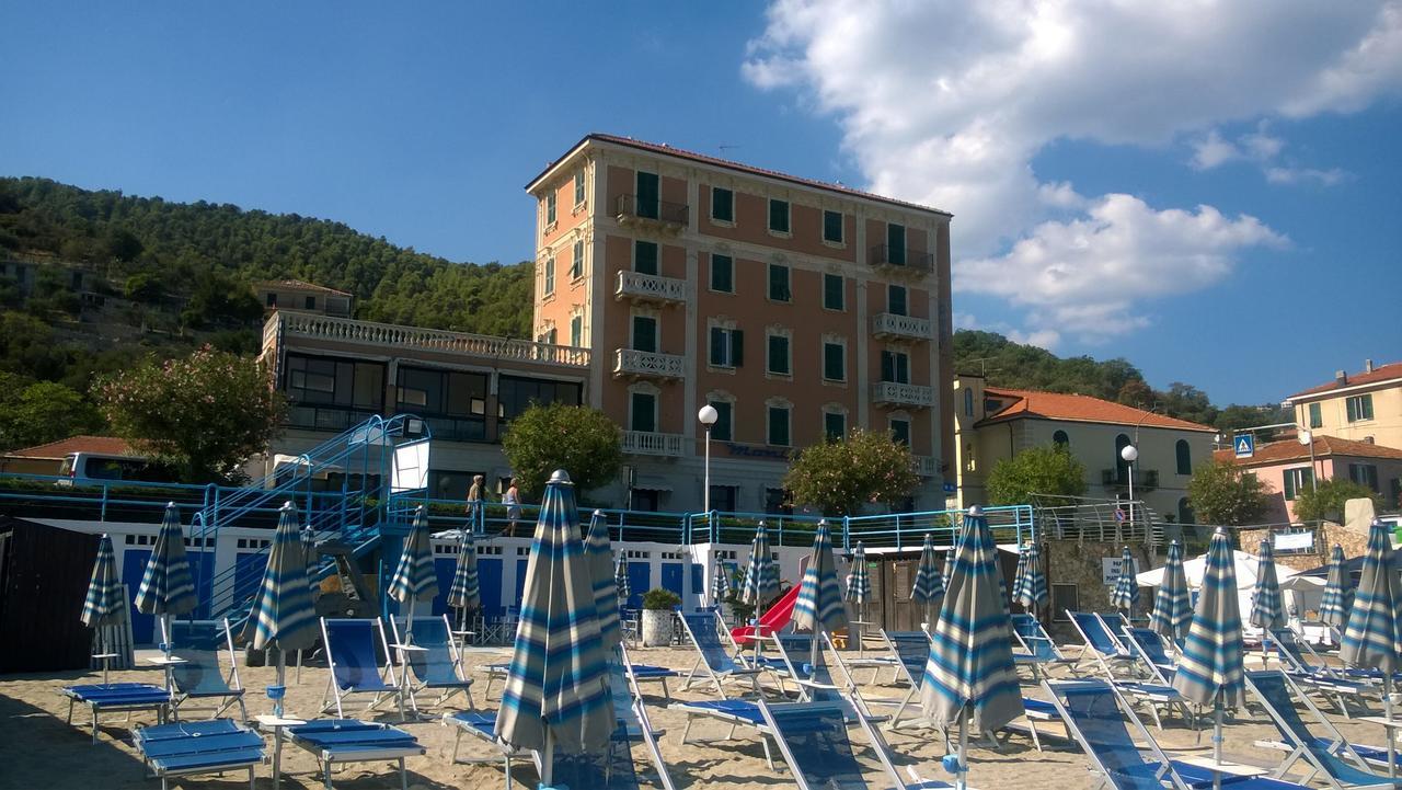 נולי Hotel Monique מראה חיצוני תמונה